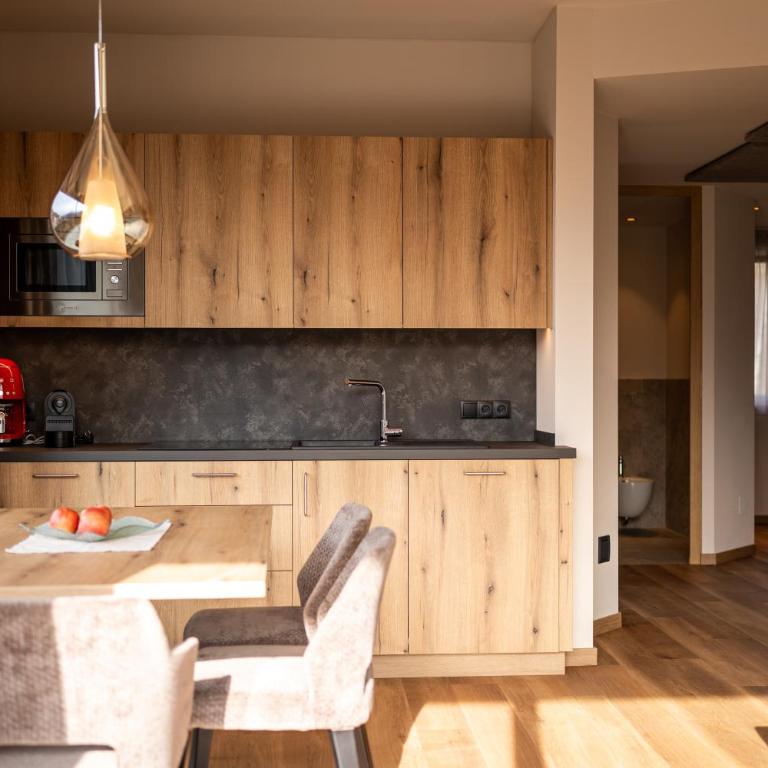 EGGER Apartments & Suites - Deluxe Suite - 3