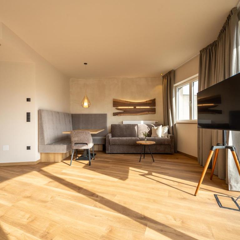 EGGER Apartments & Suites - Superior Suite - 1