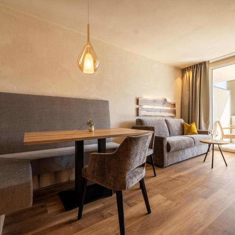 EGGER Apartments & Suites - Deluxe Apartment - 6