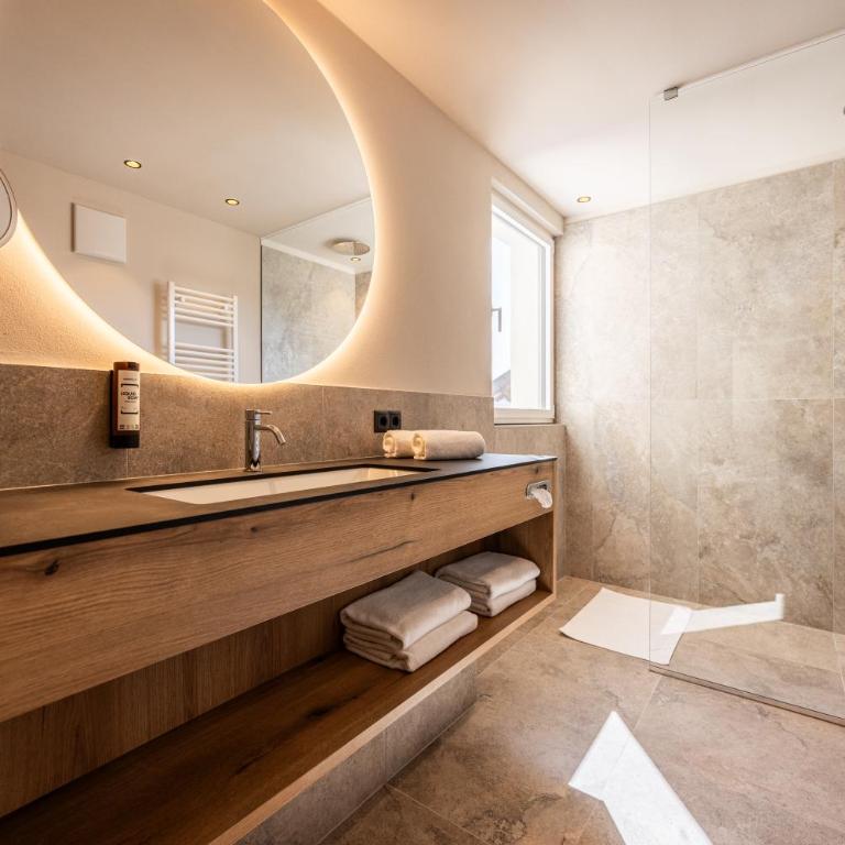 EGGER Apartments & Suites - Deluxe Apartment - 5