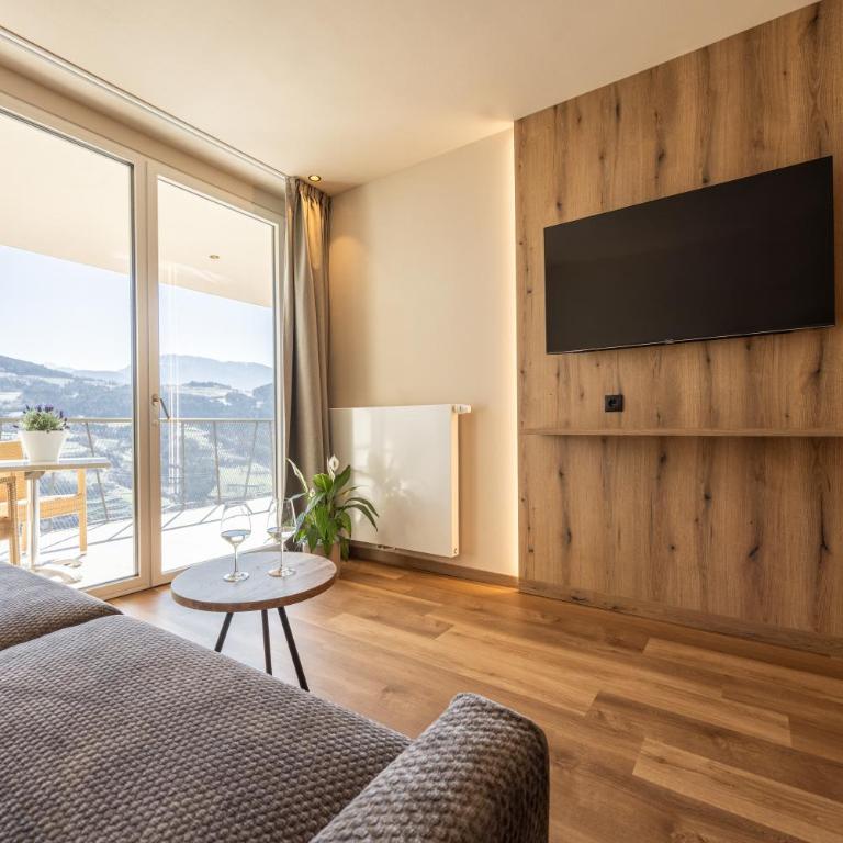 EGGER Apartments & Suites - Deluxe Apartment - 3