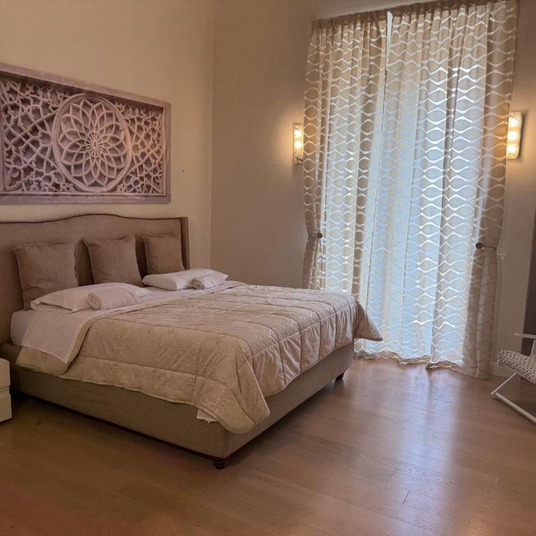 IndaHouse - Two-Bedroom Apartment with Balcony - 1