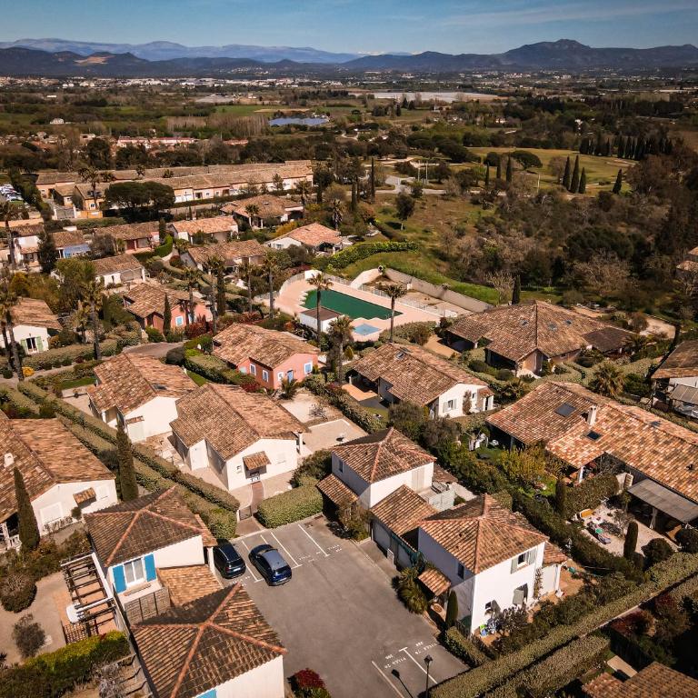 Villa Ocre, proche golf, piscine, vélo et confort - Maison de Vacances 3 Chambres - 16