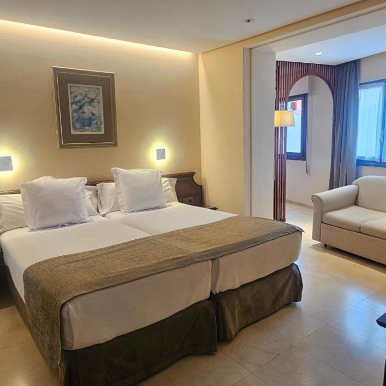 Gran Hotel Paraiso - Family Room - 9