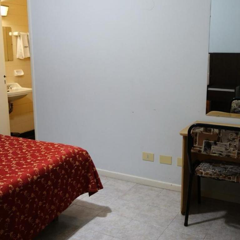 Hotel KEY´S - Habitación Estándar - 1 cama grande - 2