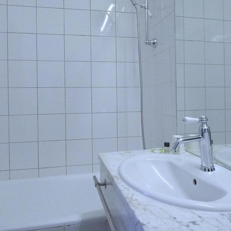 Hôtel Le Moderne - Anciennement Hôtel OursBlanc VictorHugo - Chambre Double - 4