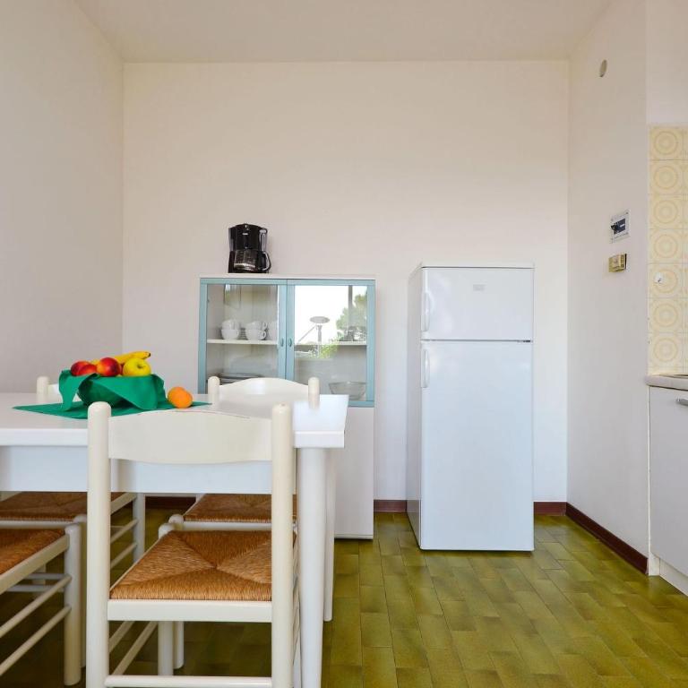 Cozy coastal flat facing the port - Apartment - 4