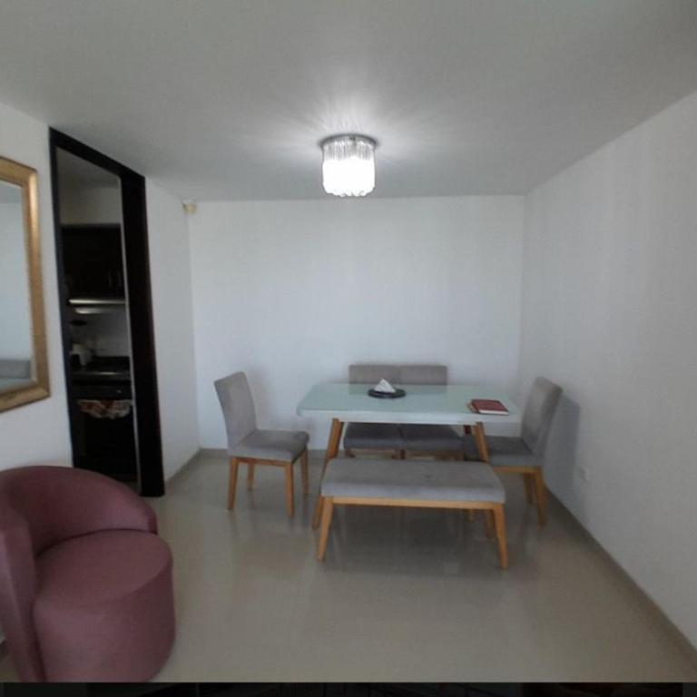 Excelente Apartamento en Centro Histórico - Three-Bedroom Apartment - 2
