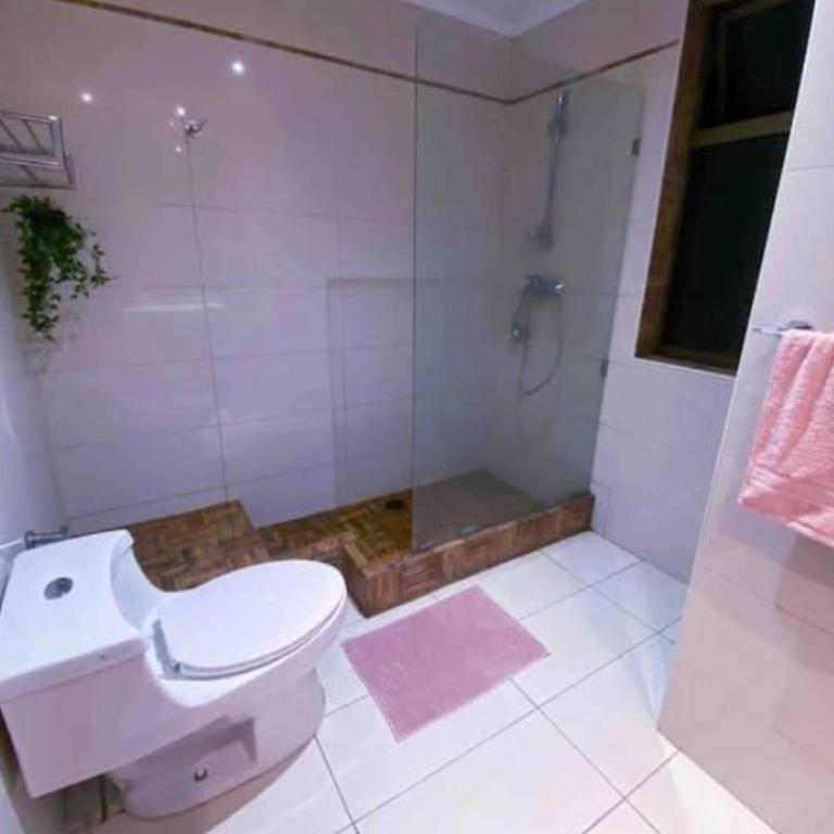 Marilyn - Two-Bedroom House - 6