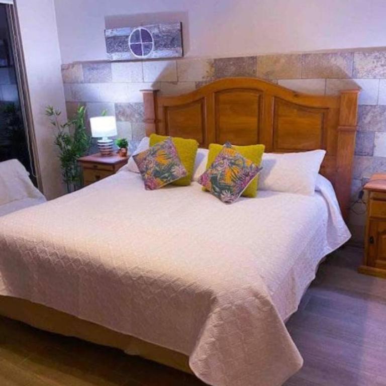 Marilyn - Two-Bedroom House - 3