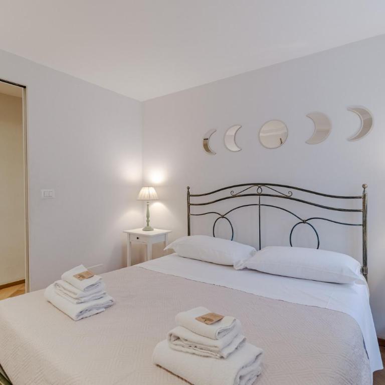 GuestHost - Quadrilatero Chic Apartment - Two-Bedroom Apartment - 20