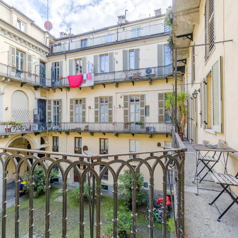 GuestHost - Quadrilatero Chic Apartment - Two-Bedroom Apartment - 34