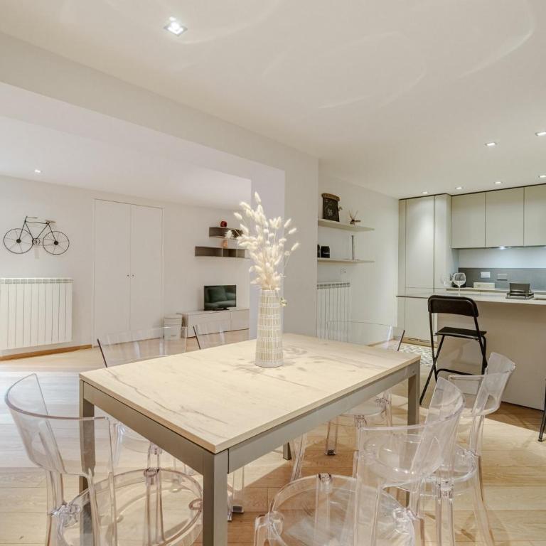 GuestHost - Quadrilatero Chic Apartment - Two-Bedroom Apartment - 11