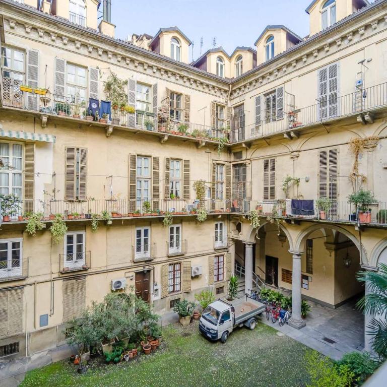 GuestHost - Quadrilatero Chic Apartment - Two-Bedroom Apartment - 37