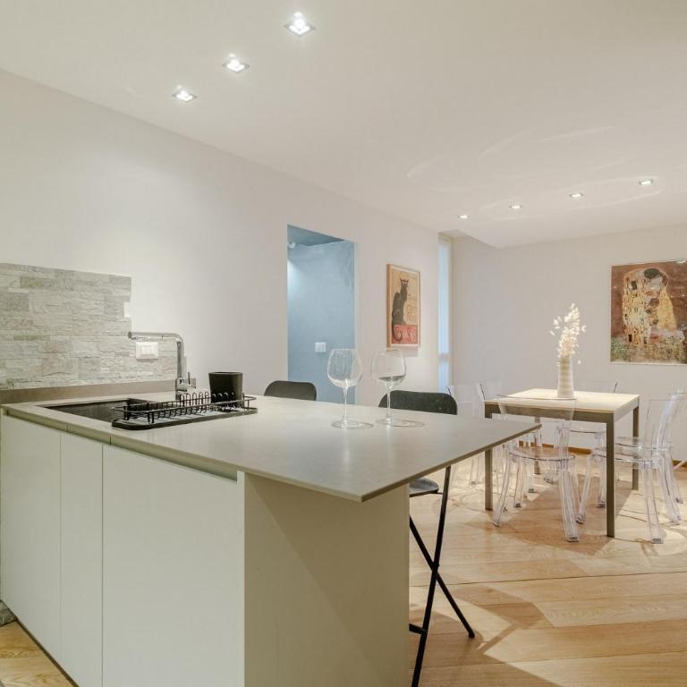 GuestHost - Quadrilatero Chic Apartment - Two-Bedroom Apartment - 2
