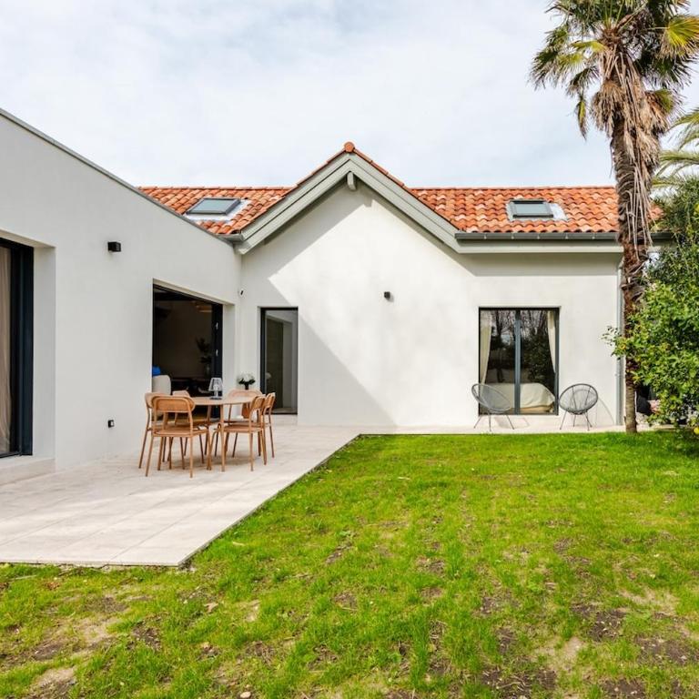 Bright architectural house, beach and center within walking distance - Villa 2 Chambres - 17