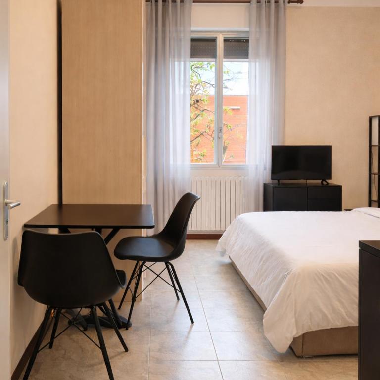 Creti Room Guesthouse - Camera Matrimoniale con Bagno in Comune - 3