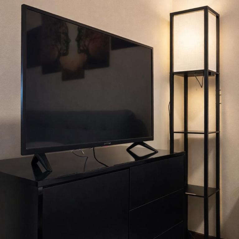 Creti Room Guesthouse - Camera Matrimoniale con Bagno in Comune - 9
