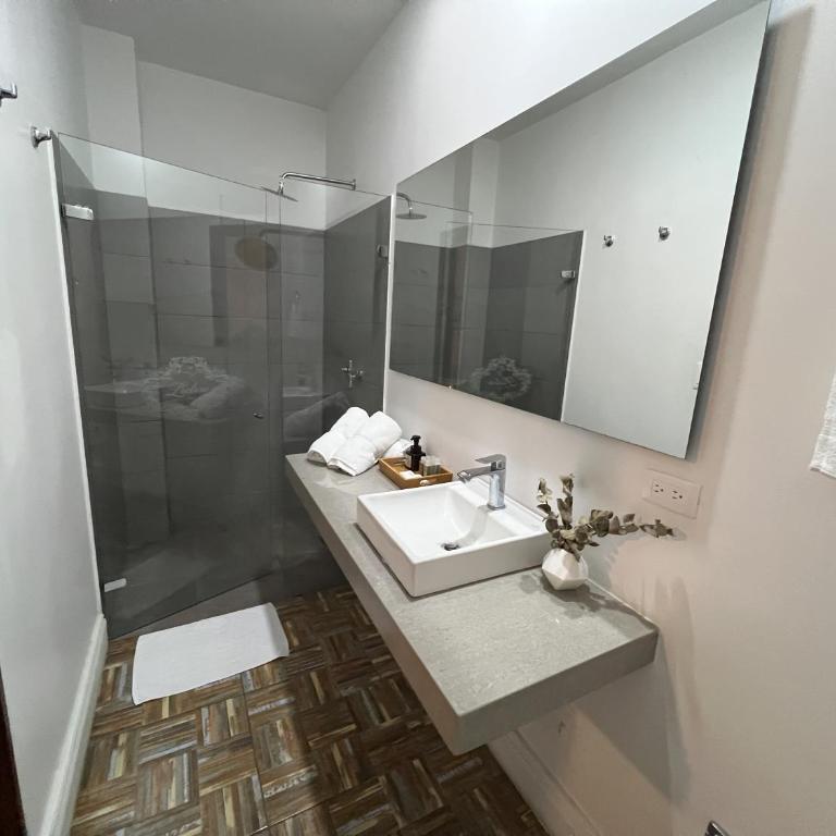 Leclerc Hotel Boutique Cali Granada - Habitación Triple Executive - 1