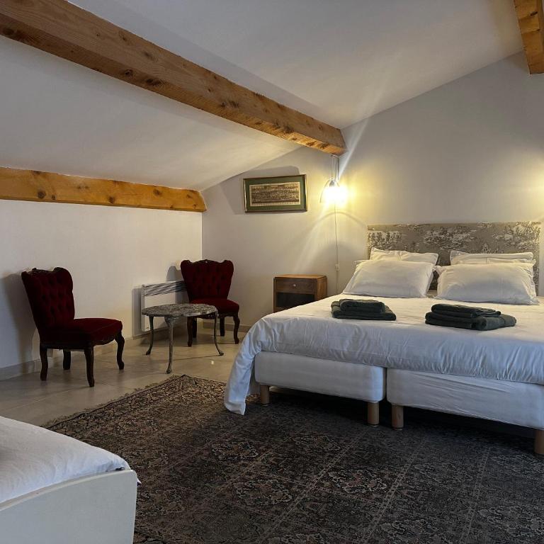 Gîte de 12 personnes au cœur d'un domaine viticole - Five-Bedroom House - 11