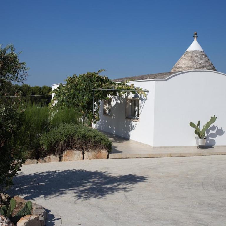 Stunning hilltop Trullo with pool and large garden - Two-Bedroom House - 36