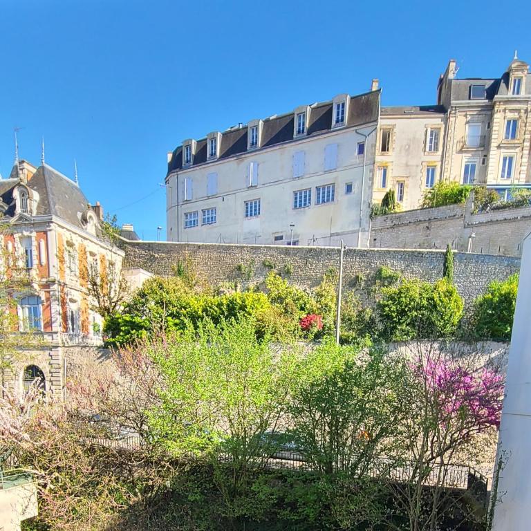Grand Studio neuf Parking Privatif 3 minutes Gare au calme Parking Max 4M50 - Appartement 1 Chambre - 11