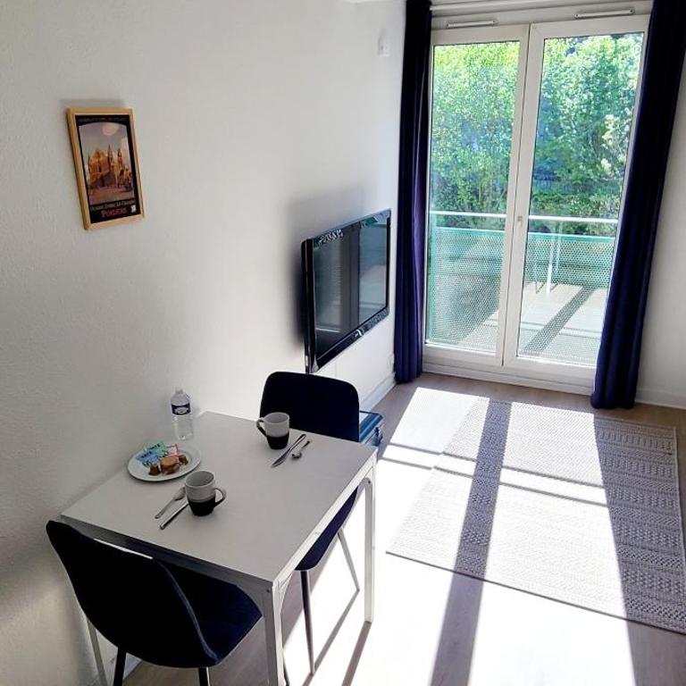 Grand Studio neuf Parking Privatif 3 minutes Gare au calme Parking Max 4M50 - Appartement 1 Chambre - 3