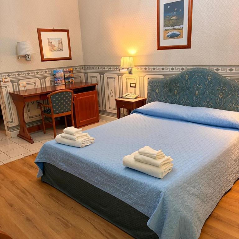City Hall - Double Room with Garden View - 2