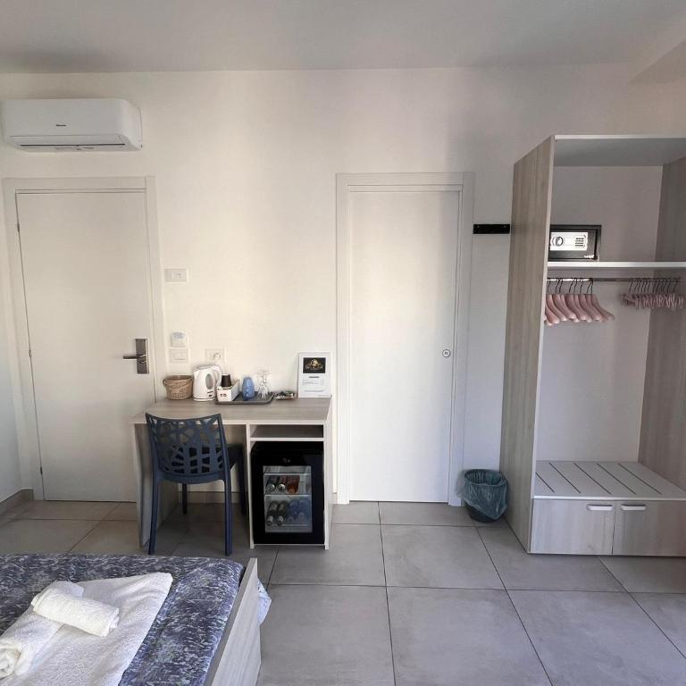 Porta sul Mare - Deluxe Double Room with Balcony and Sea View - 24