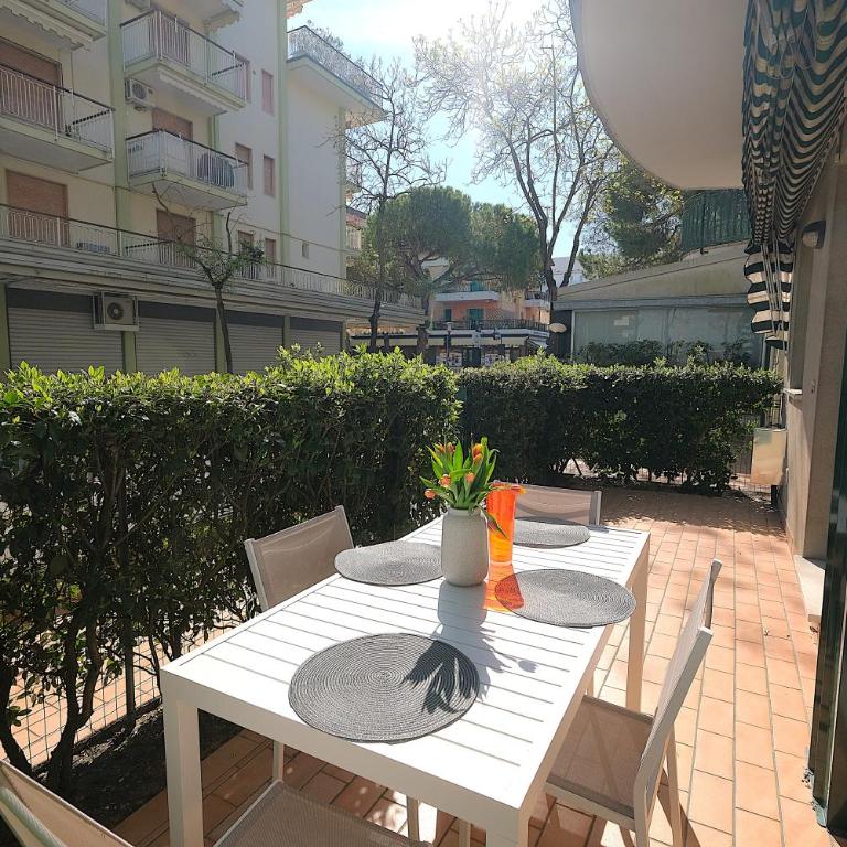 Trilocale piano terra con doppi servizi Piazza Aurora 100m dal mare - Family Apartment - Two-Bedroom Apartment - 1