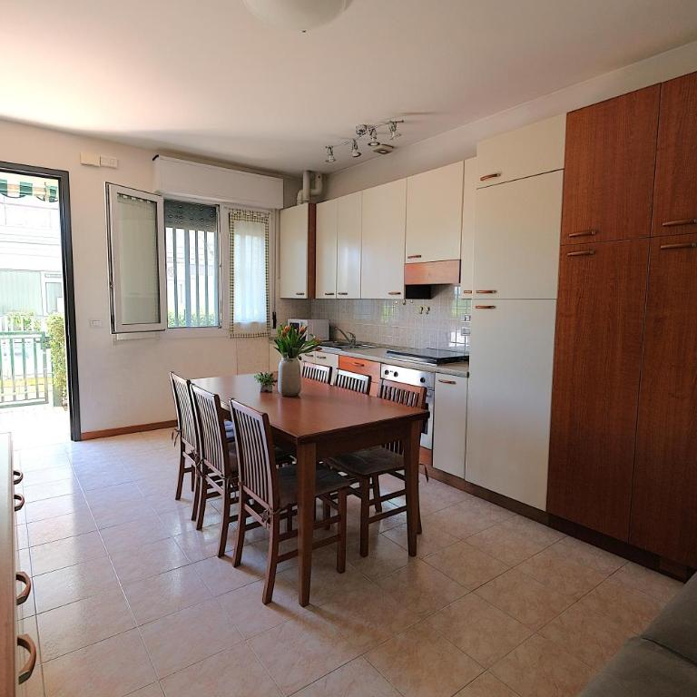Trilocale piano terra con doppi servizi Piazza Aurora 100m dal mare - Family Apartment - Two-Bedroom Apartment - 11
