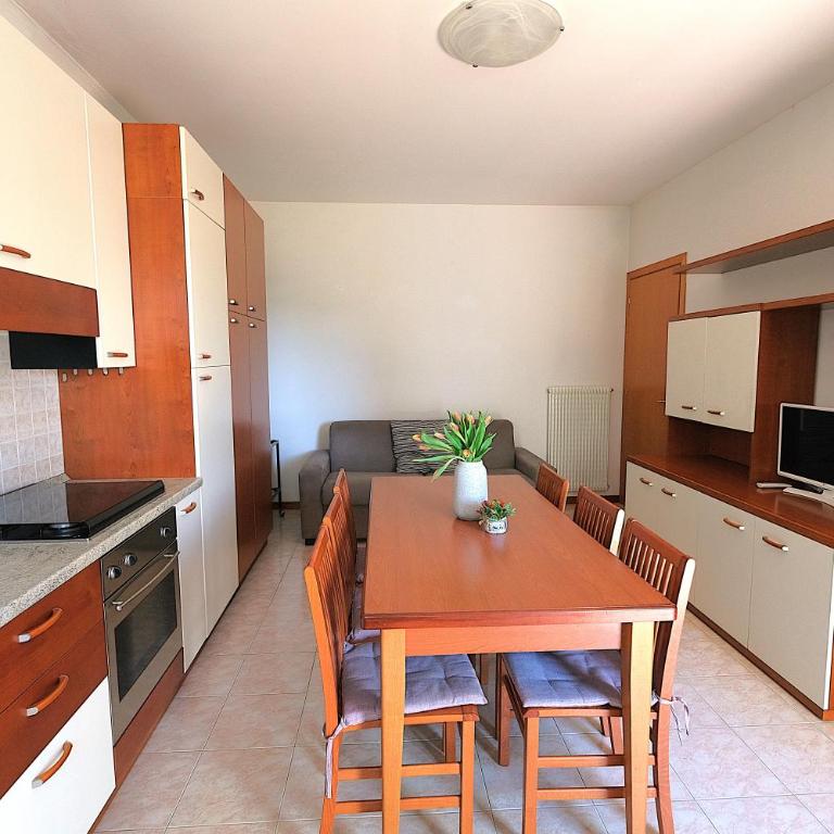 Trilocale piano terra con doppi servizi Piazza Aurora 100m dal mare - Family Apartment - Two-Bedroom Apartment - 9