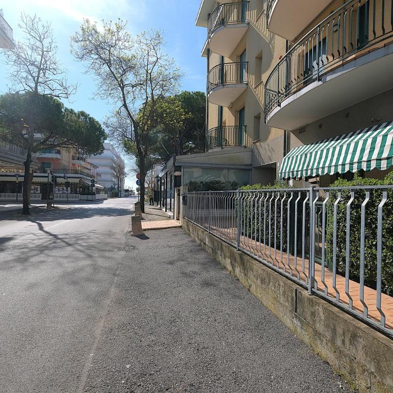 Trilocale piano terra con doppi servizi Piazza Aurora 100m dal mare - Family Apartment - Two-Bedroom Apartment - 7
