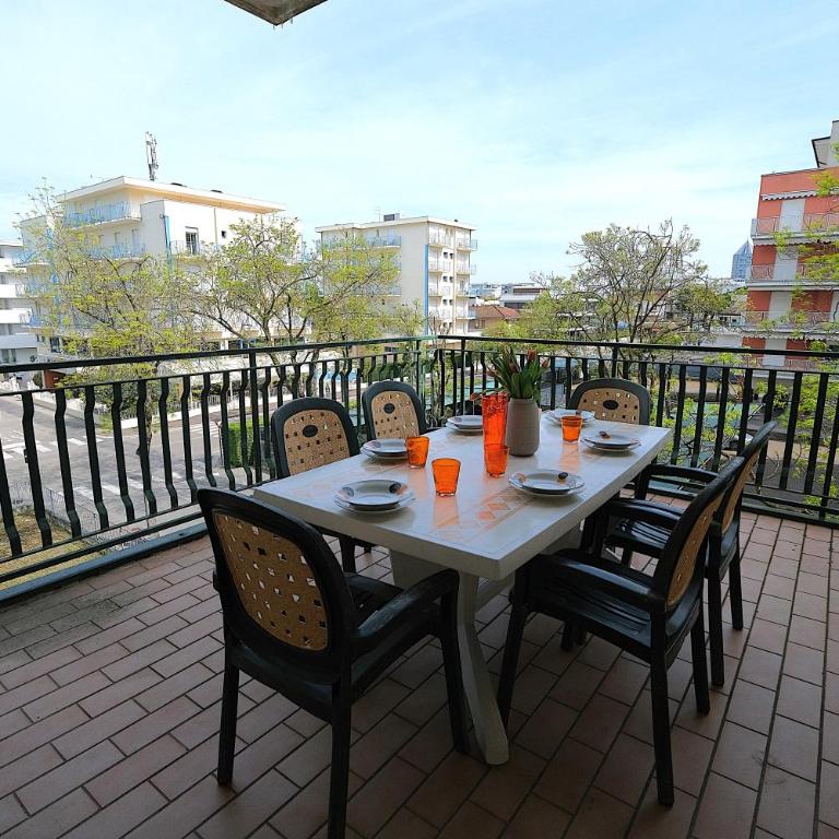 Bilocale con grande terrazza Piazza Aurora - Appartamento con 1 Camera da Letto - 1