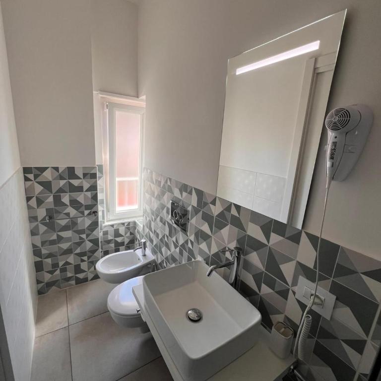 Porta sul Mare - King Room with Balcony - 11
