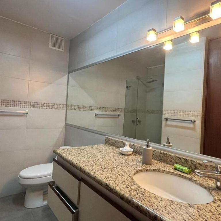 Departamento confortable, hermosa vista y en la mejor área de la ciudad - Apartamento de 3 dormitorios - 6