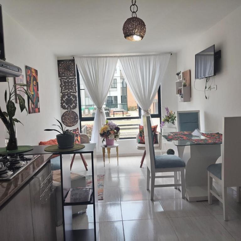 Descansa en el Mejor Club Residencial de Cartago - Apartamento de 2 dormitorios con vistas a la piscina - 1