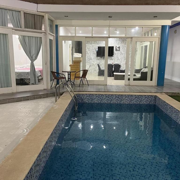 Casa Hermosa con Piscina y Cochera Privada cerca a la playa PIMENTEL CHICLAYO - Casa - 4