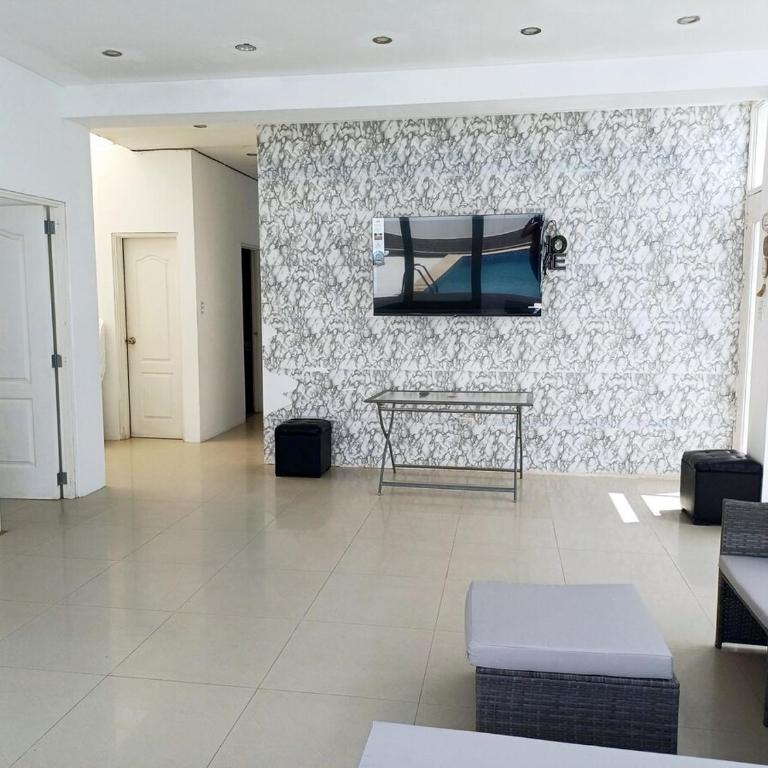 Casa Hermosa con Piscina y Cochera Privada cerca a la playa PIMENTEL CHICLAYO - Casa - 29