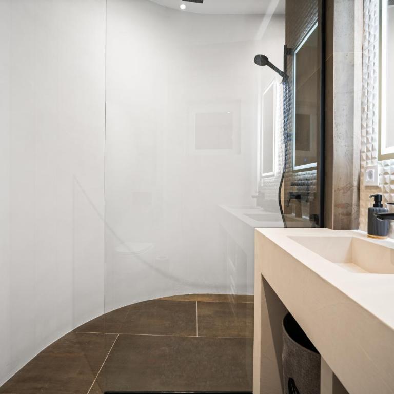 Telu City Center - Two-Bedroom Superior Apartment - 40