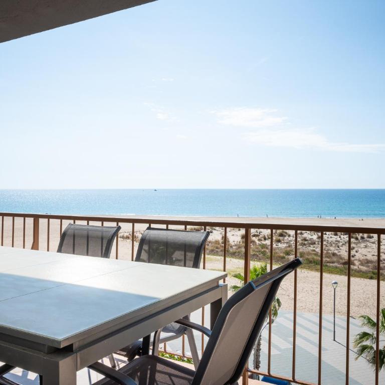 AT111 Vistas frontales a la playa la Paella - Apartamento de 3 dormitorios - 4