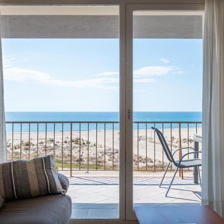 AT111 Vistas frontales a la playa la Paella - Apartamento de 3 dormitorios - 1