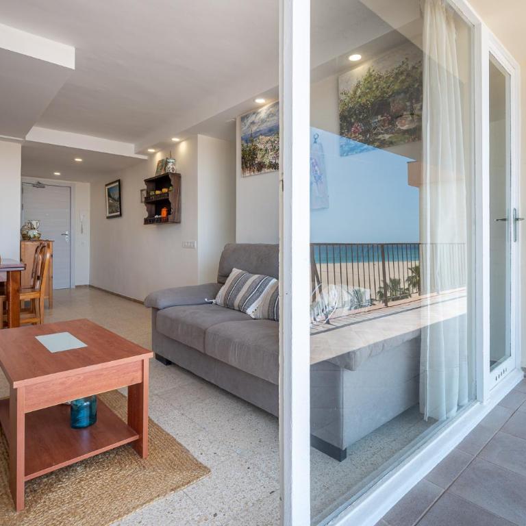 AT111 Vistas frontales a la playa la Paella - Apartamento de 3 dormitorios - 7