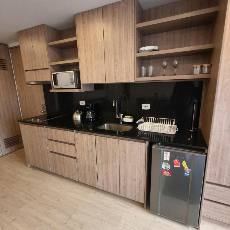 Modern Loft with Parking - Norte-Unicentro - Free WiFi - Apartamento de 1 dormitorio con vistas a la ciudad - 16
