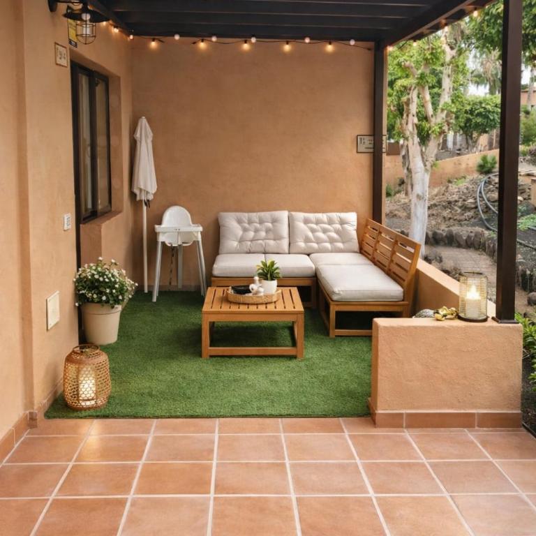 Corralejo Holiday Rentals - Apartamento de 2 dormitorios con terraza - 2