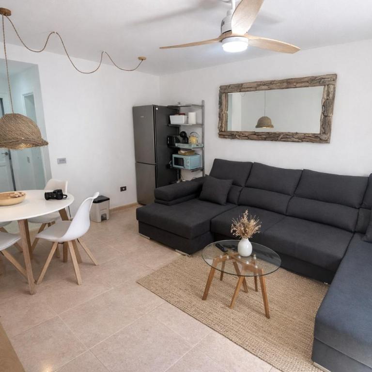 Corralejo Holiday Rentals - Apartamento de 2 dormitorios con terraza - 4