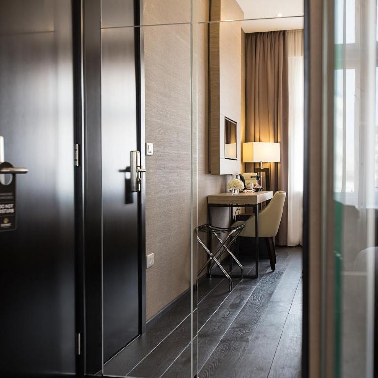 Dominic Smart & Luxury Suites - Republic Square - Deluks Dvokrevetna Soba sa Bračnim Krevetom - 3