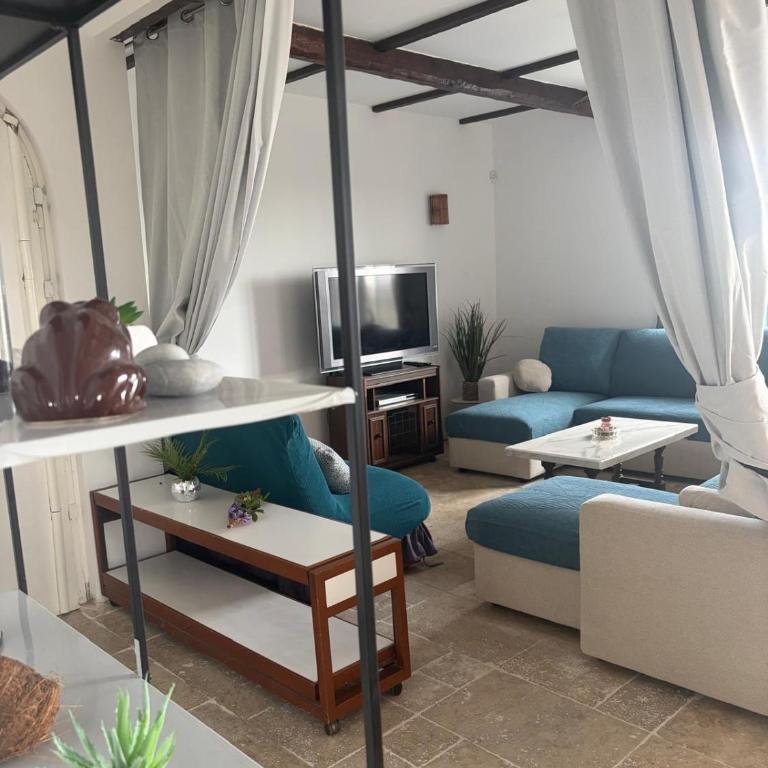 Grand Appt 6P climatisé dans villa avec piscine - 8 kms de Cannes - Appartement 2 Chambres - 51