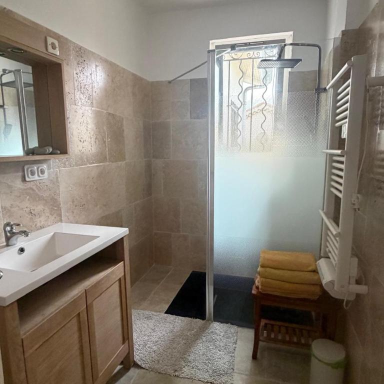 Grand Appt 6P climatisé dans villa avec piscine - 8 kms de Cannes - Appartement 2 Chambres - 44