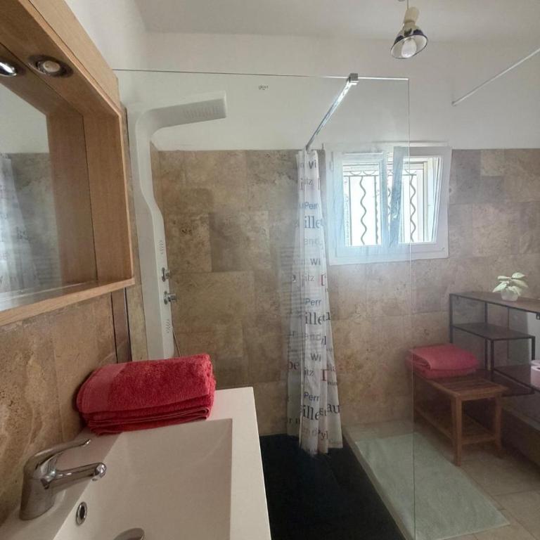 Grand Appt 6P climatisé dans villa avec piscine - 8 kms de Cannes - Appartement 2 Chambres - 40